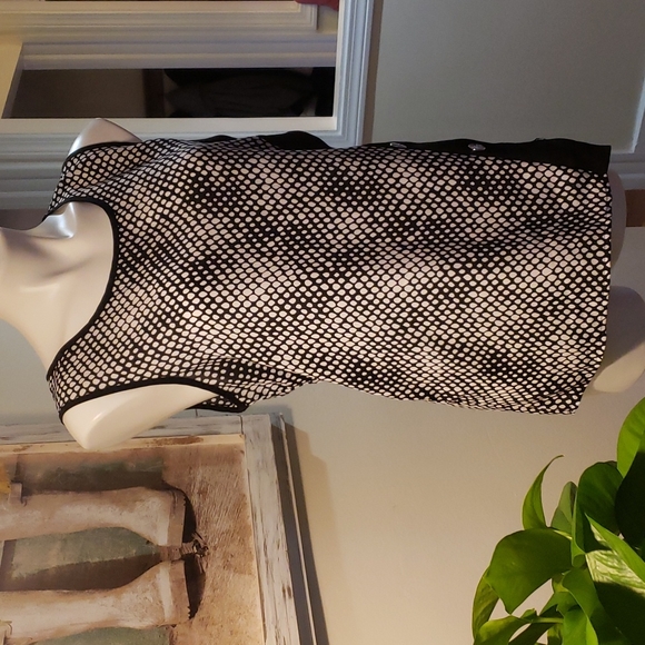 ♦️♦️ SOLD ♦️♦️Spense Tank - Picture 4 of 7